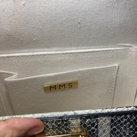 MMS Faux Snake Print Rigid Mini Purse/Crossbody Statement Bag Black/White Wood - Picture 3 of 12